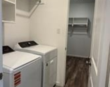 2161 Bonnell Street - Photo Thumbnail 5