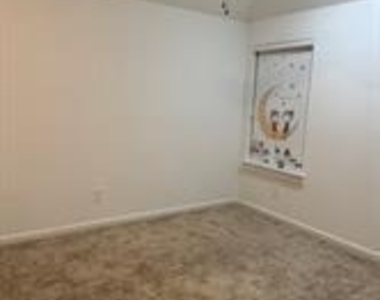 2161 Bonnell Street - Photo Thumbnail 13