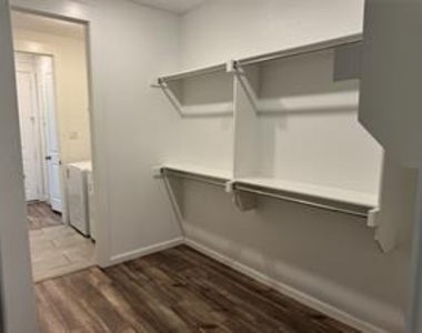 2161 Bonnell Street - Photo Thumbnail 4