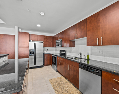 300 S Australian Avenue - Photo Thumbnail 4