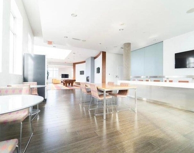 300 S Australian Avenue - Photo Thumbnail 19
