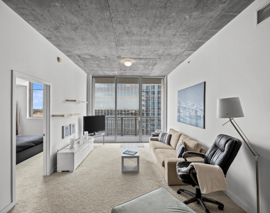 300 S Australian Avenue - Photo Thumbnail 2