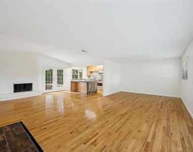 433 Sandy Trail - Photo Thumbnail 3