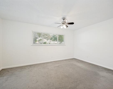 433 Sandy Trail - Photo Thumbnail 15