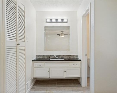 433 Sandy Trail - Photo Thumbnail 17