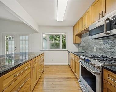 433 Sandy Trail - Photo Thumbnail 10