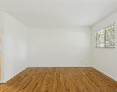 433 Sandy Trail - Photo Thumbnail 4