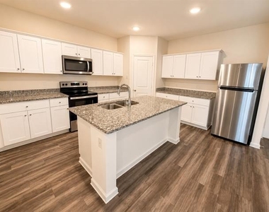 1807 Washington Street - Photo Thumbnail 2