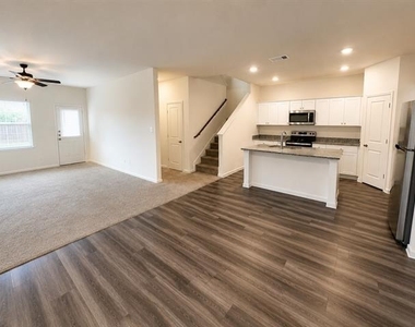 1807 Washington Street - Photo Thumbnail 3