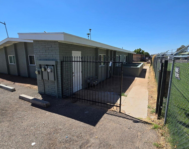 5926 W Rose Lane - Photo Thumbnail 2