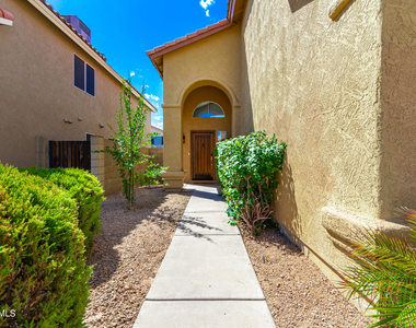 3223 E Poinsettia Drive - Photo Thumbnail 5