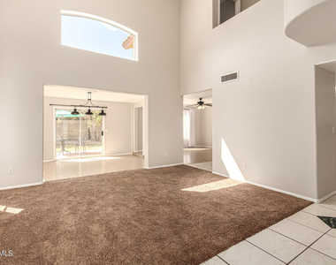3223 E Poinsettia Drive - Photo Thumbnail 6