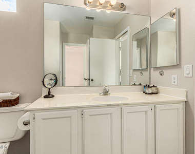 3223 E Poinsettia Drive - Photo Thumbnail 26