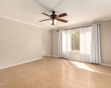3223 E Poinsettia Drive - Photo Thumbnail 11