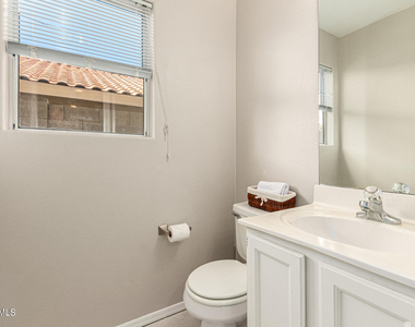 3223 E Poinsettia Drive - Photo Thumbnail 17