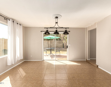 3223 E Poinsettia Drive - Photo Thumbnail 9