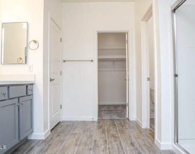 16029 N 65th Avenue - Photo Thumbnail 2