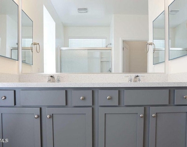 16029 N 65th Avenue - Photo Thumbnail 4
