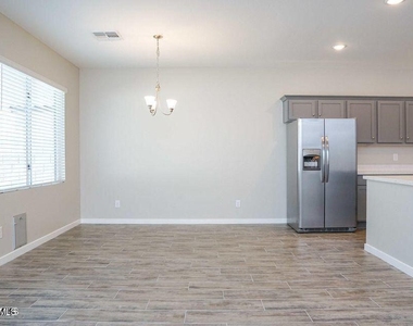 16029 N 65th Avenue - Photo Thumbnail 7