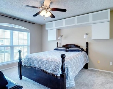 1703 Creekpoint Drive - Photo Thumbnail 15