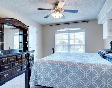 1703 Creekpoint Drive - Photo Thumbnail 17