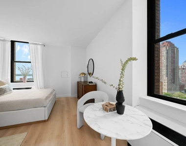 1 West Street - Photo Thumbnail 1