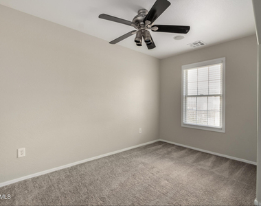 2639 S Harmony Avenue - Photo Thumbnail 2