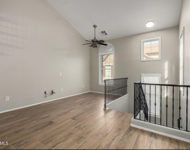 2639 S Harmony Avenue - Photo Thumbnail 9