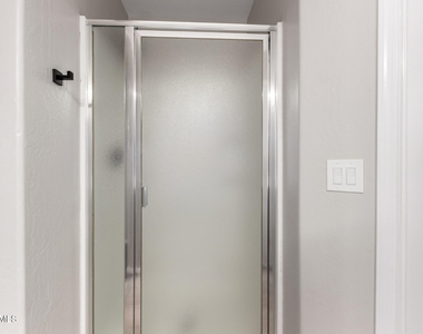 2639 S Harmony Avenue - Photo Thumbnail 7
