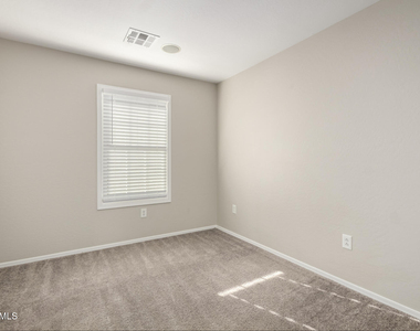 2639 S Harmony Avenue - Photo Thumbnail 19
