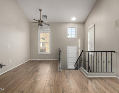 2639 S Harmony Avenue - Photo Thumbnail 11