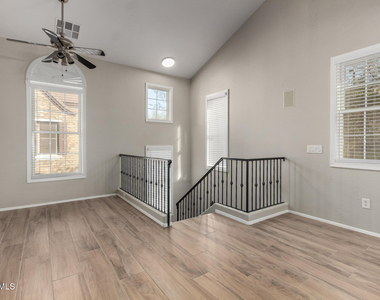 2639 S Harmony Avenue - Photo Thumbnail 10