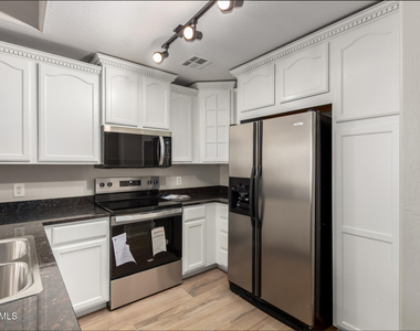 2639 S Harmony Avenue - Photo Thumbnail 15