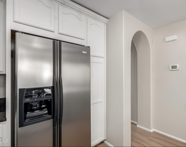 2639 S Harmony Avenue - Photo Thumbnail 13