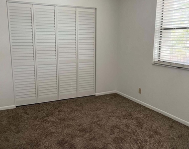 1361 Nw 94th Way - Photo Thumbnail 7