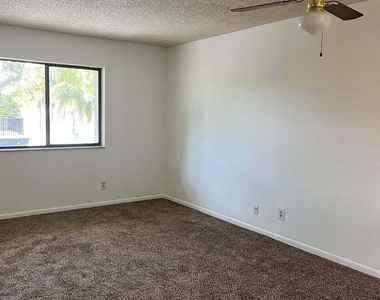 1361 Nw 94th Way - Photo Thumbnail 8