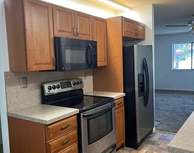 1361 Nw 94th Way - Photo Thumbnail 3