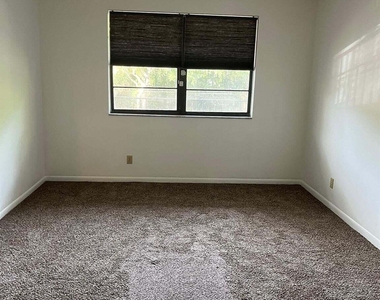 1361 Nw 94th Way - Photo Thumbnail 6