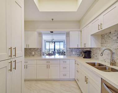 11370 Twelve Oaks Way - Photo Thumbnail 5