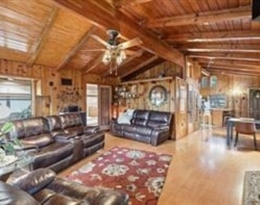 111 Oak Tree Lane - Photo Thumbnail 16