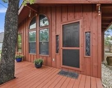 111 Oak Tree Lane - Photo Thumbnail 5