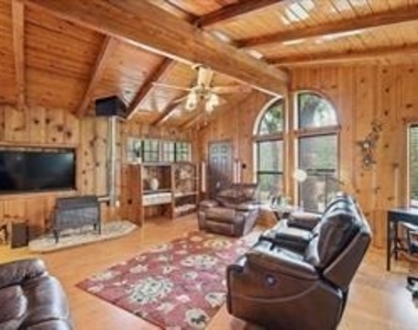 111 Oak Tree Lane - Photo Thumbnail 15