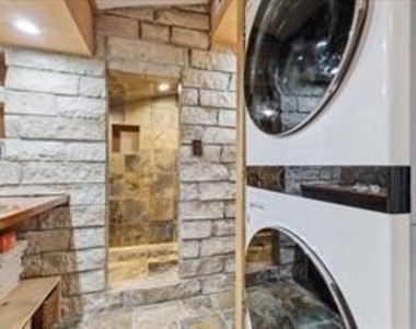 111 Oak Tree Lane - Photo Thumbnail 12