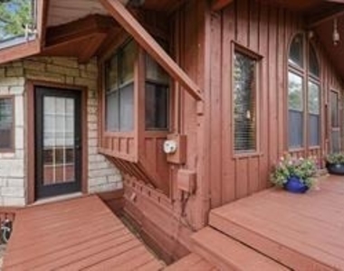 111 Oak Tree Lane - Photo Thumbnail 4