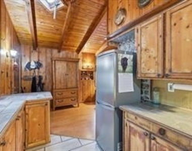 111 Oak Tree Lane - Photo Thumbnail 19