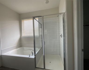4320 Shadow Drive - Photo Thumbnail 12
