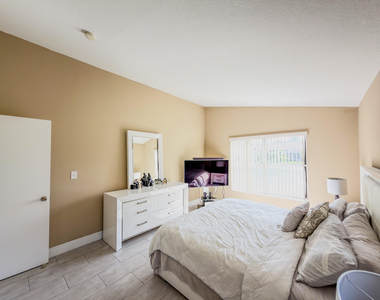 775 Nw 165th Avenue - Photo Thumbnail 14