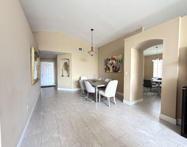 775 Nw 165th Avenue - Photo Thumbnail 2