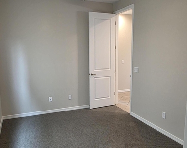 1941 W Stagecoach Street - Photo Thumbnail 32
