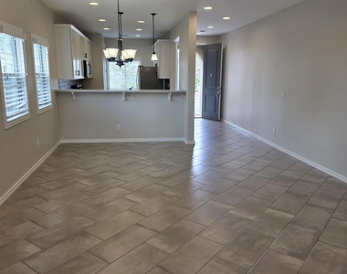 1941 W Stagecoach Street - Photo Thumbnail 7